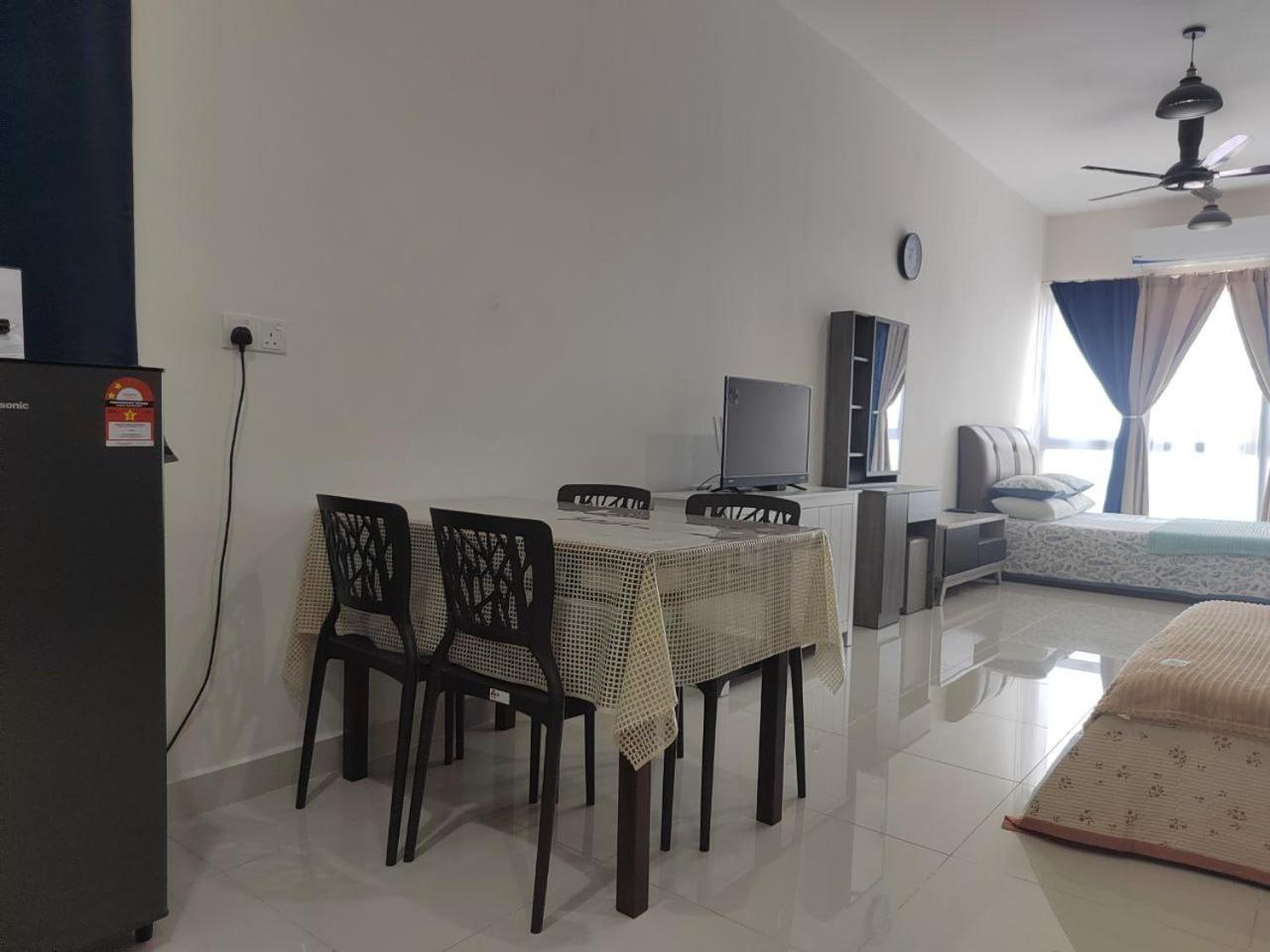 Studio Suite Homestay Klia Sepang Ngoại thất bức ảnh